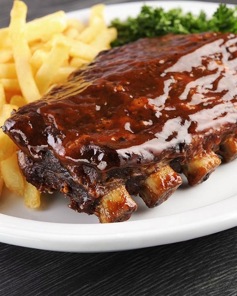 Costillas BBQ asadas a baja temperatura